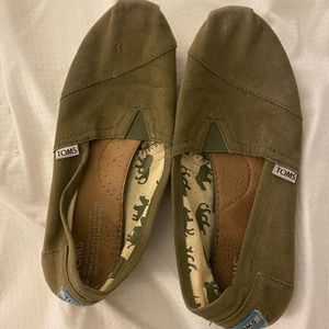 Toms Olive Green